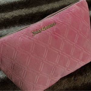 Juicy Couture Big Makeup Pouch 💗